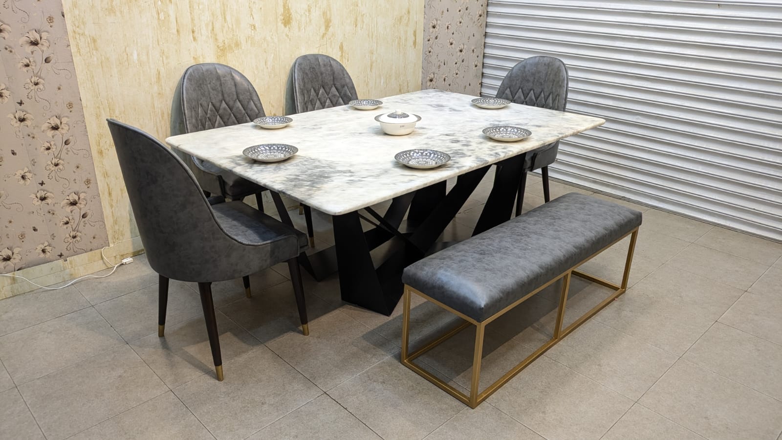 Modern Design 6 Seater Dining Table with Marble Top