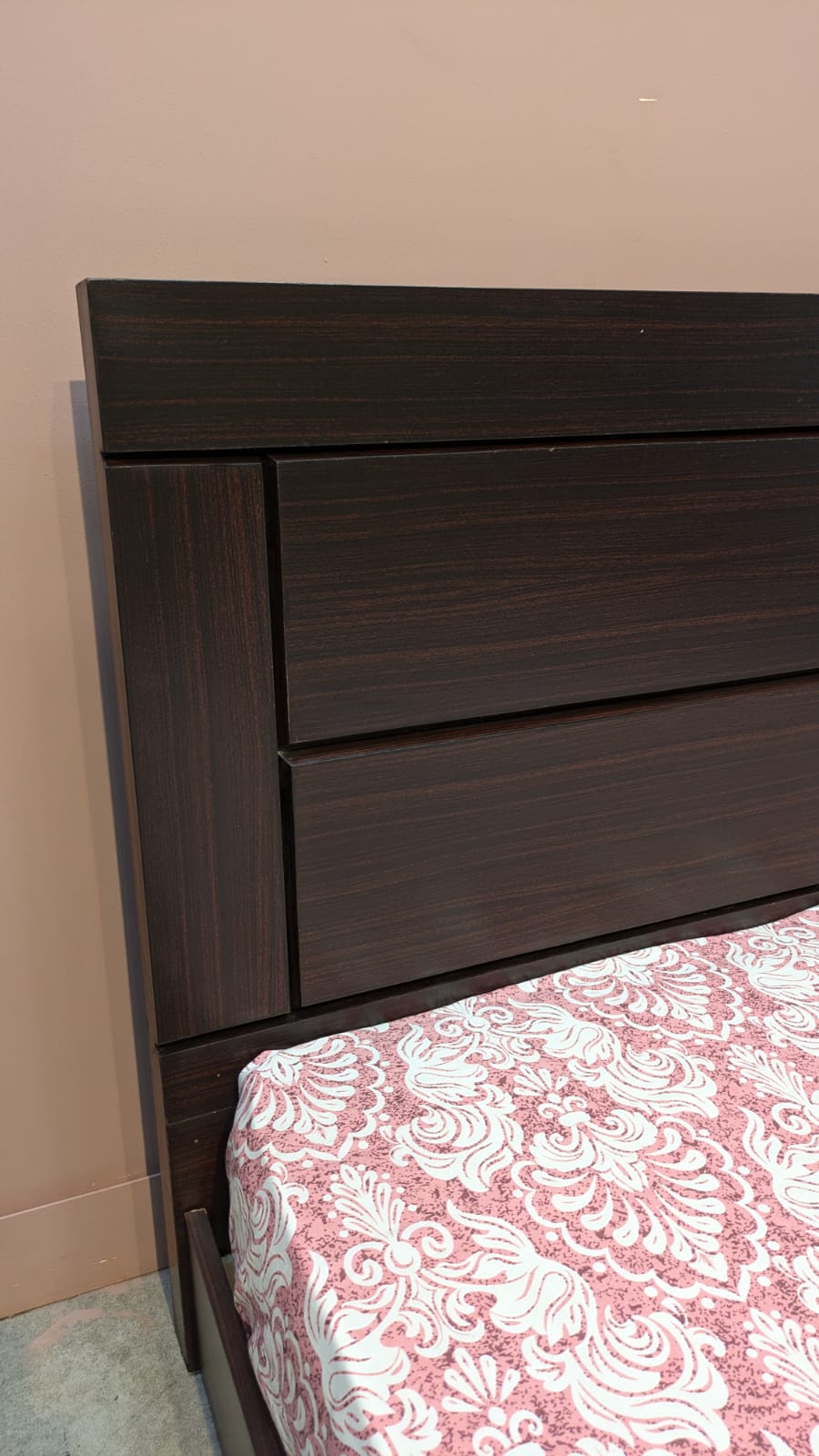 Beautiful Modern Floor Bed with Mattress –