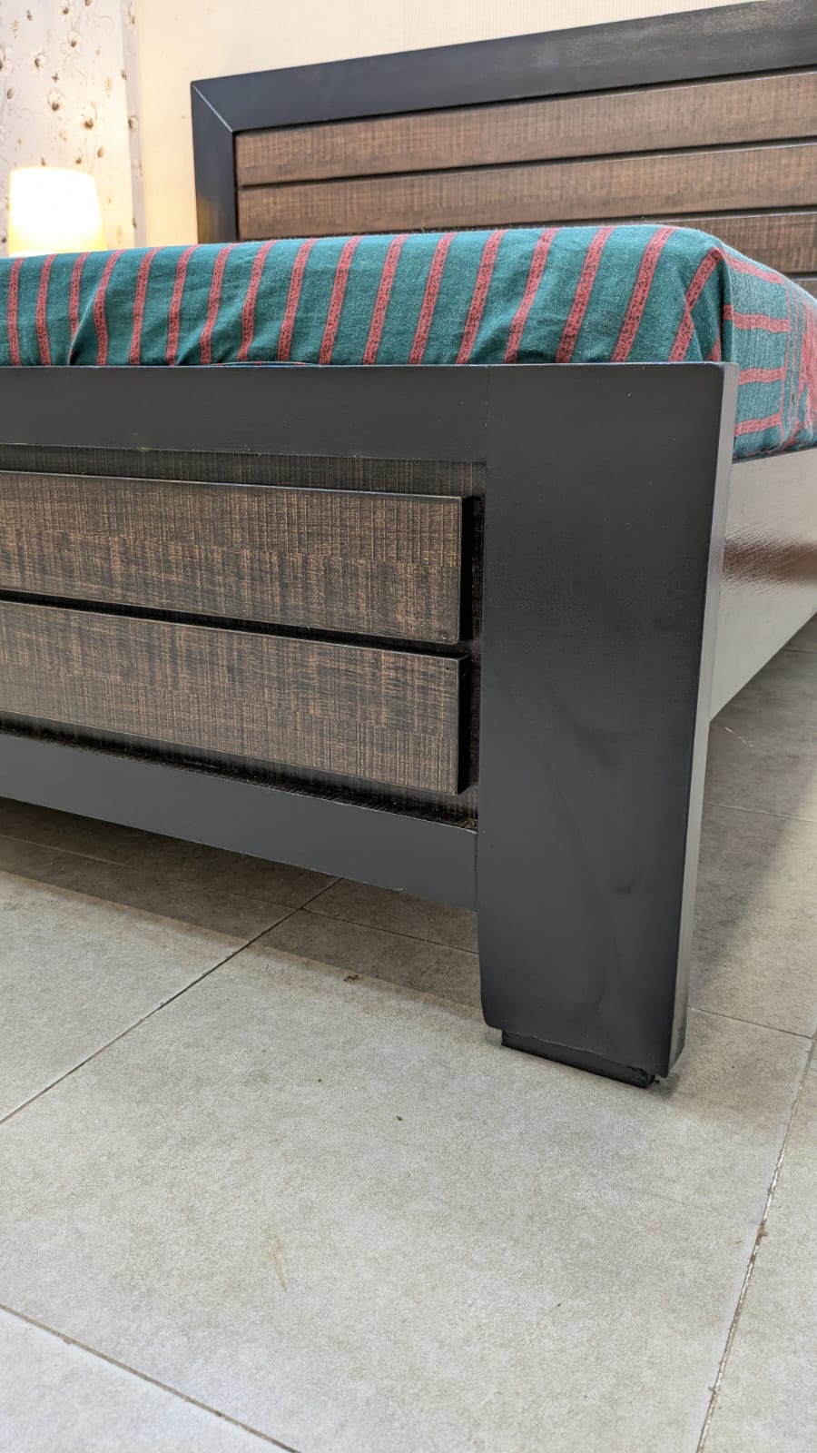 King Size Bed With 1 Side Table