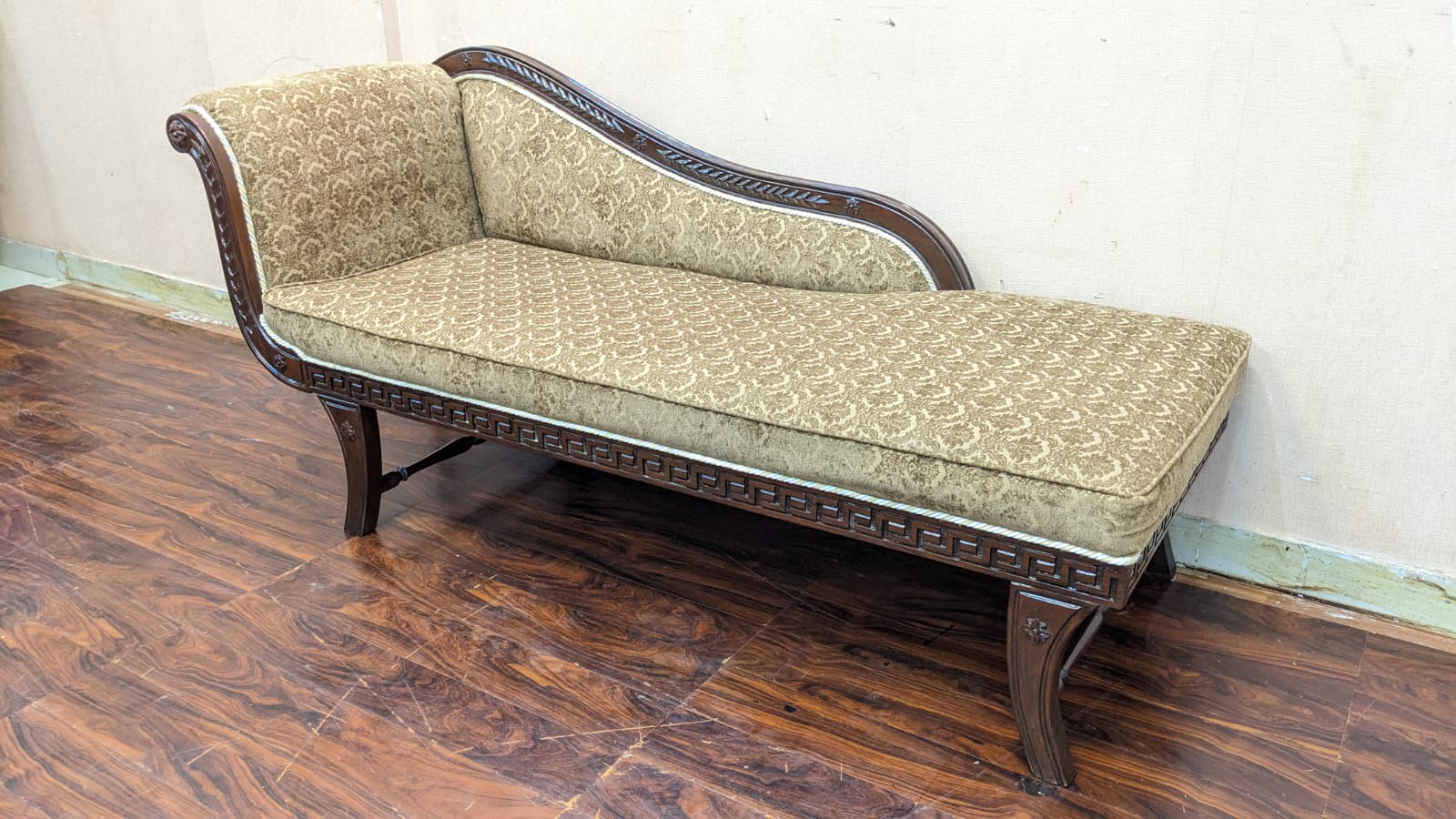 Solid Sheesham Wood 2.5 Seater Diwan