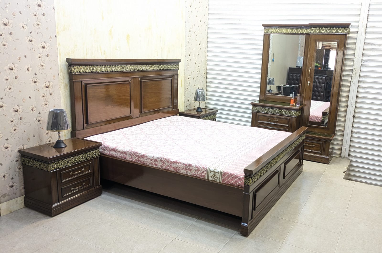 Elegant King Size Bedroom Set