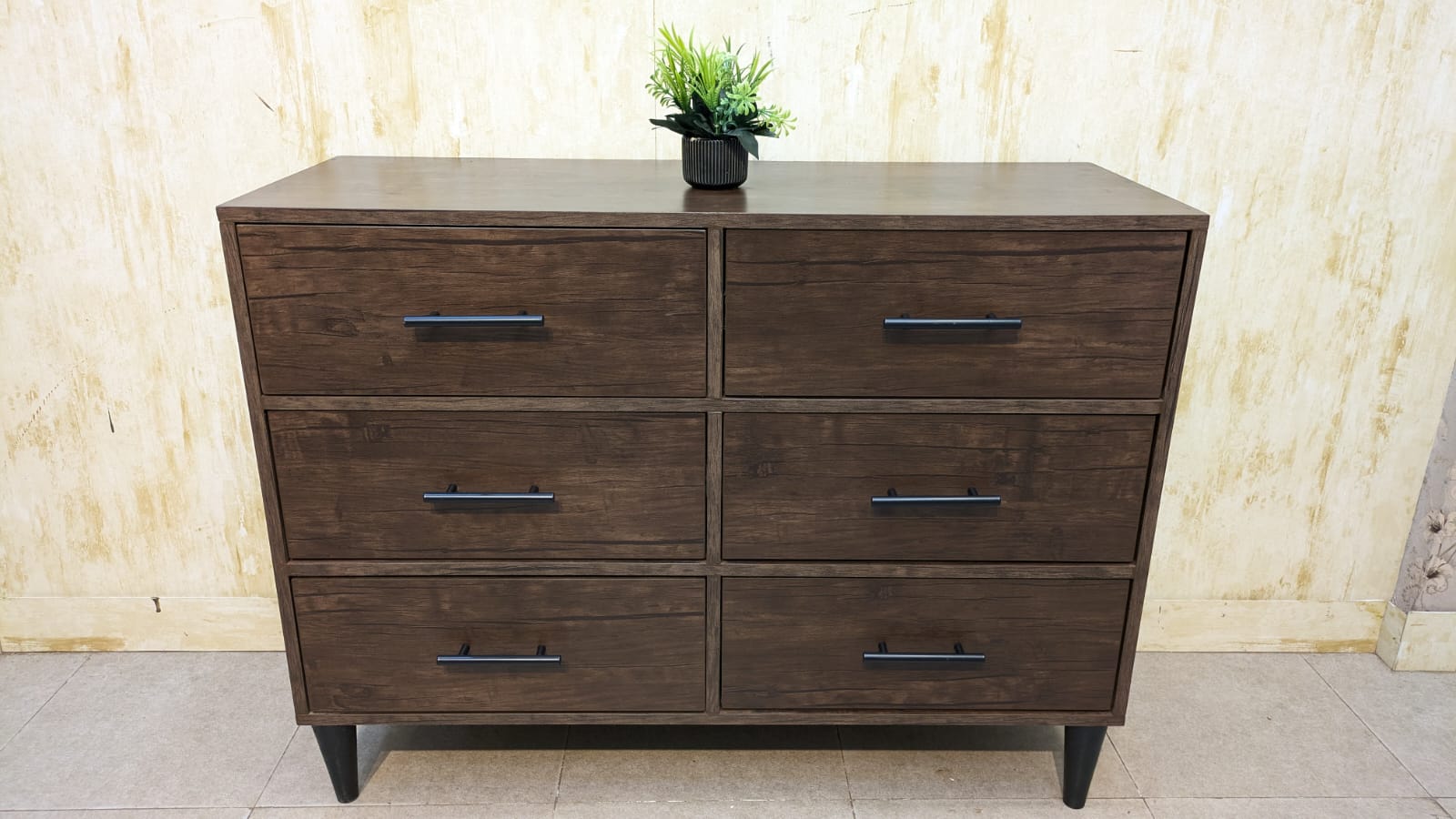BRAND NEW 6-DRAWER CHEST – MODERN & SPACIOUS