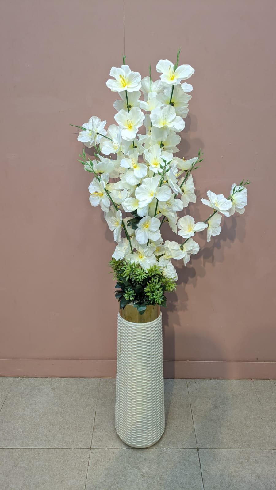 Brand New ELEGANT WHITE BLOSSOM FLOOR ARRANGEMENT