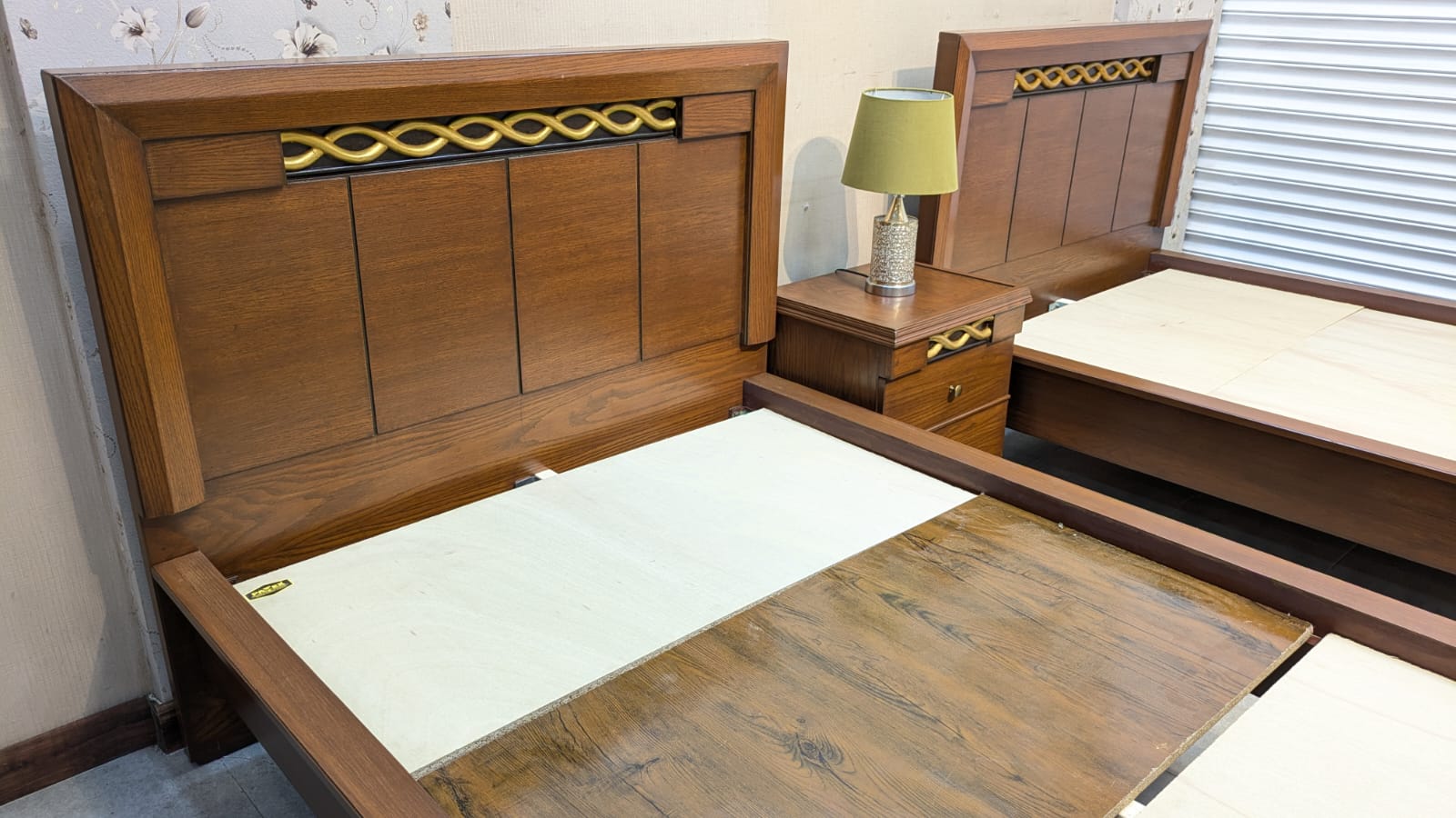 Pair of Twin Size Bed with Shared Side Table