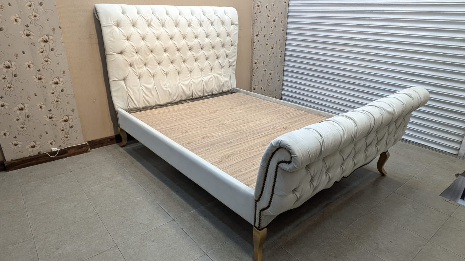 Fully Cushioned Queen Size Bed