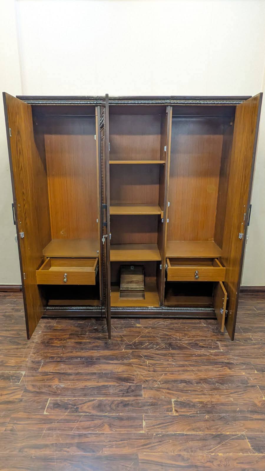 Queen Size Bedroom Set