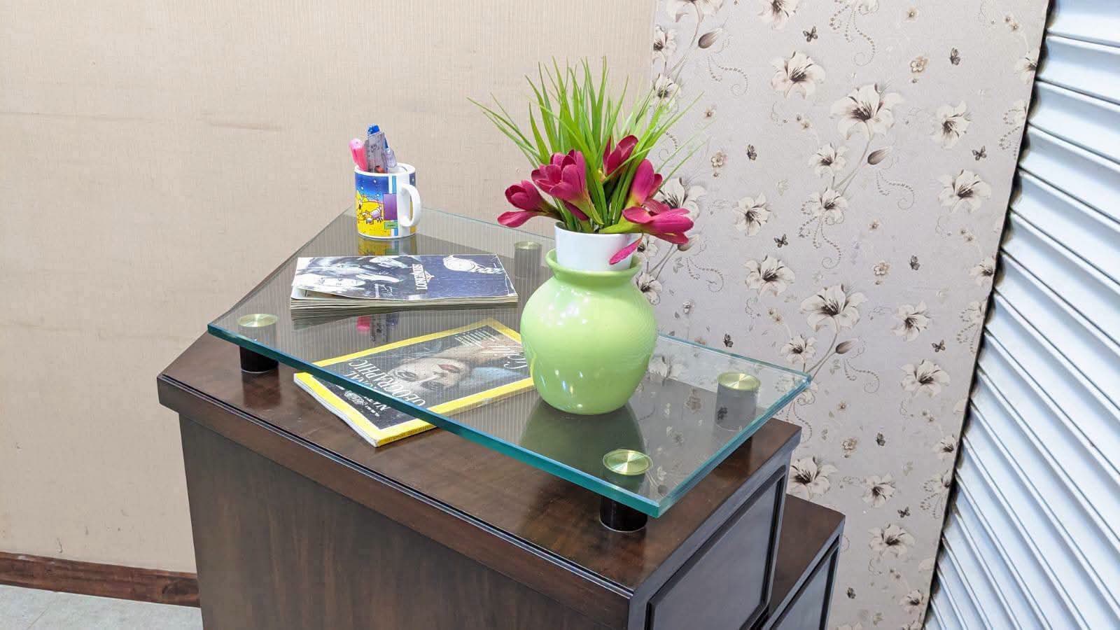 Stylish Counter Table