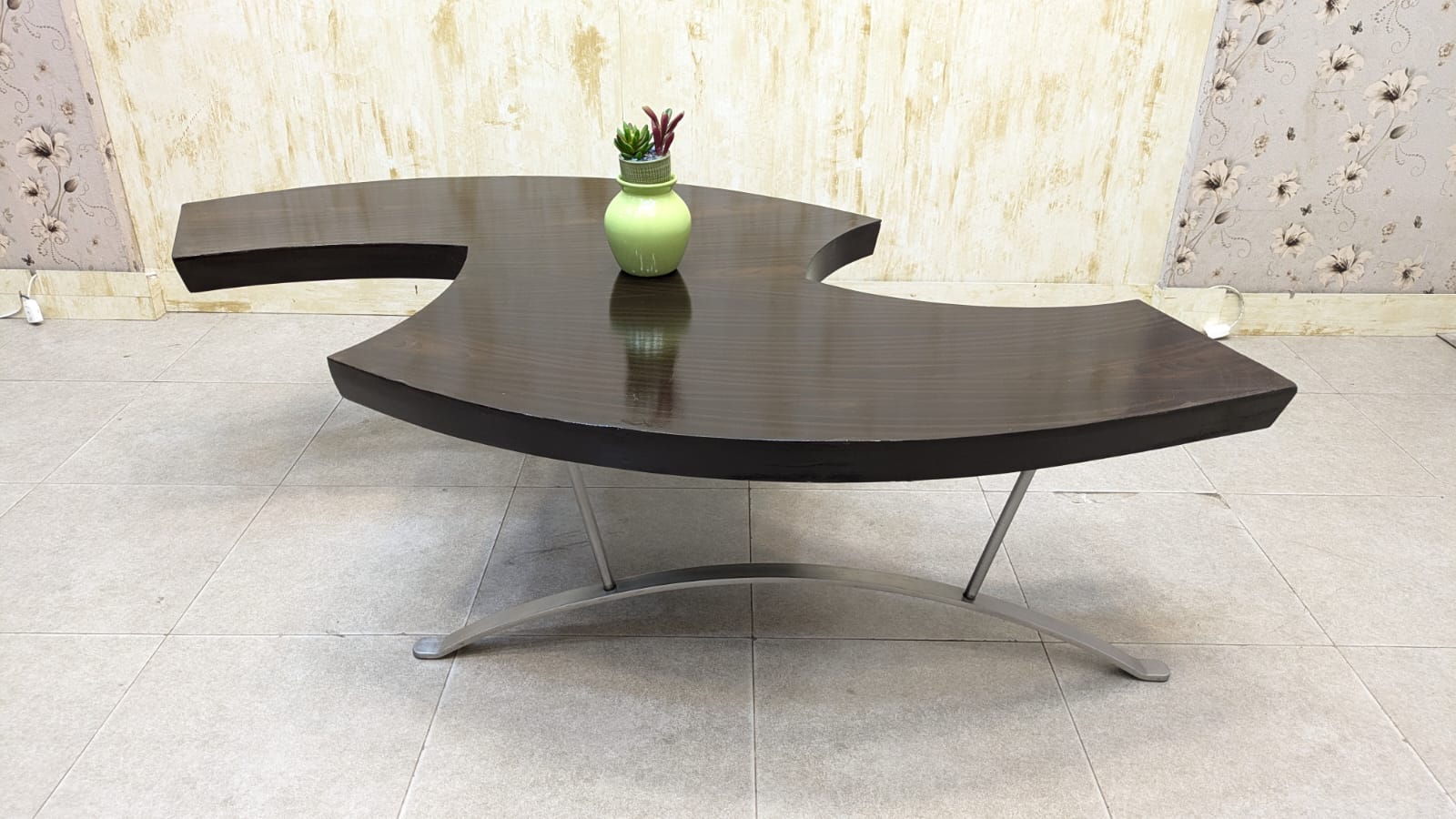 Modern & Stylish Center Table