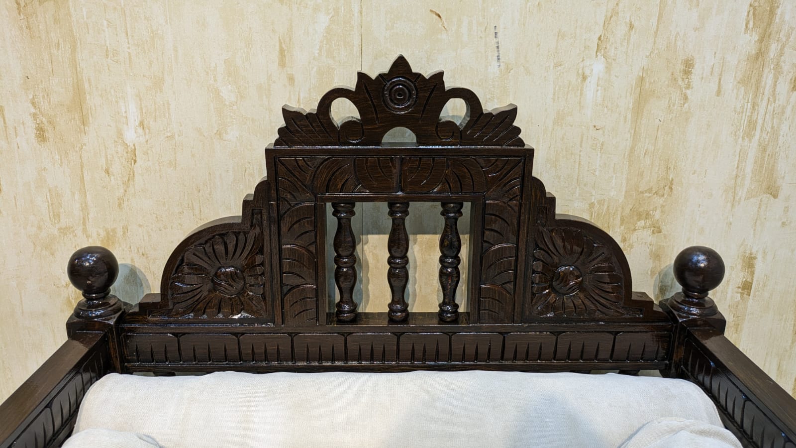 Vintage Sheesham Solid Wood 4 Seater Sofa Set