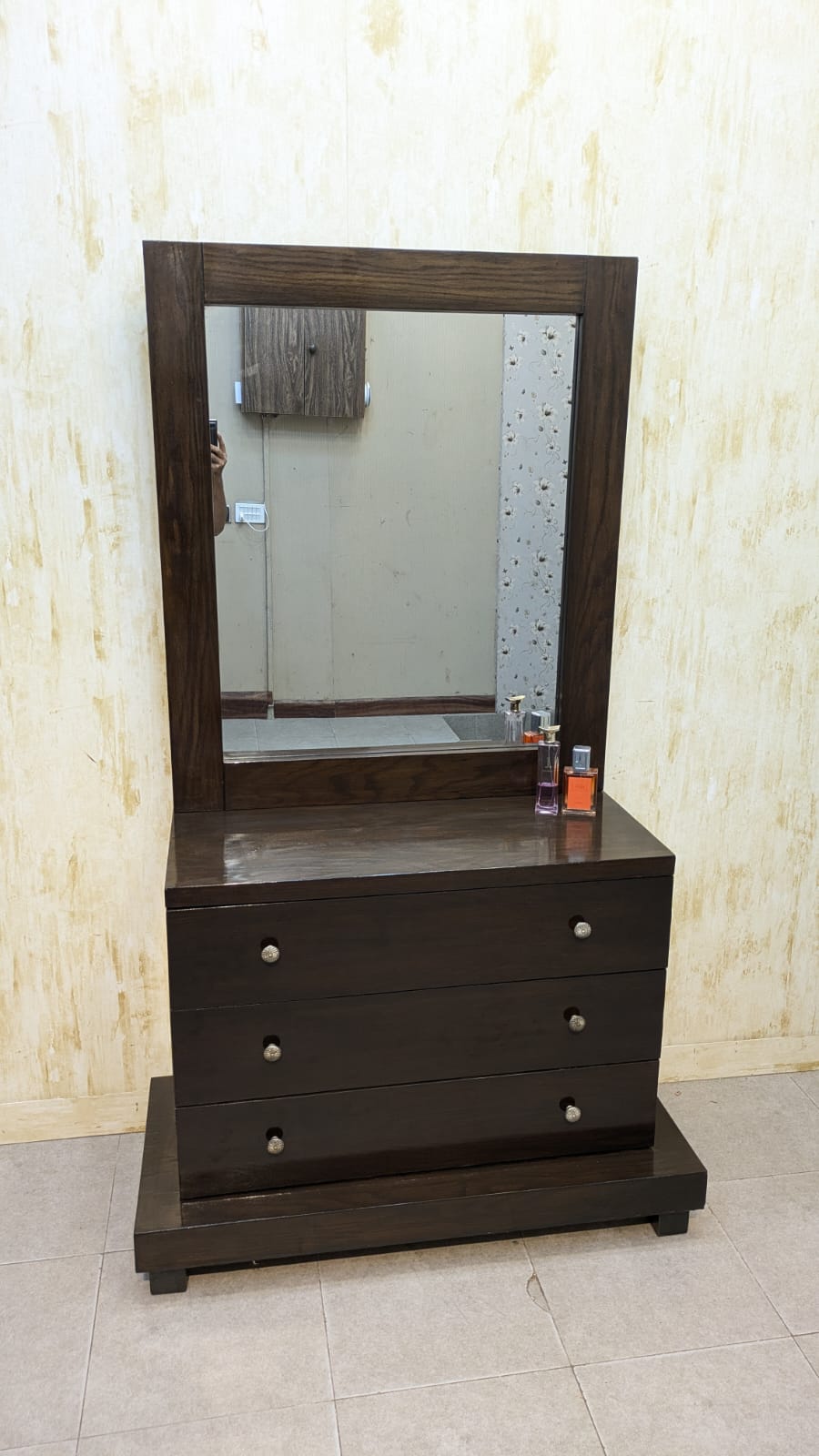 Dressing table