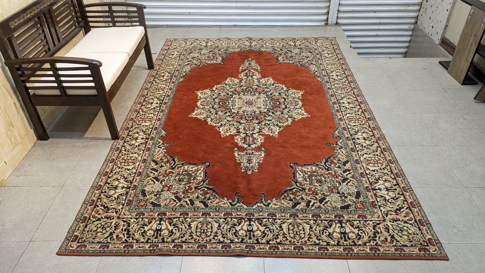 BEAUTIFUL ELEGANT ROOM CARPET