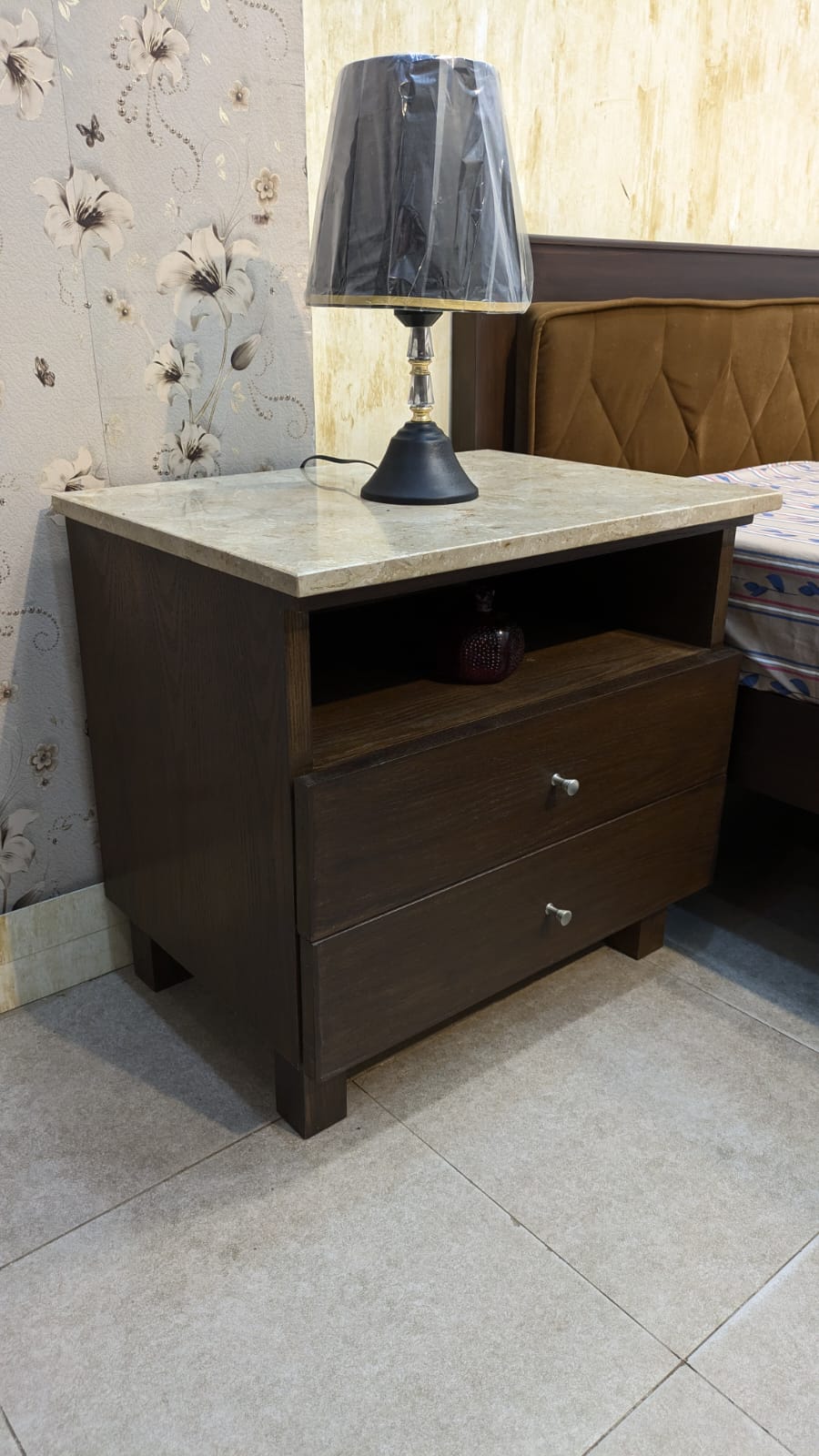 King size bed with 2 side table