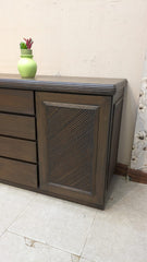 Elegant Design Sideboard