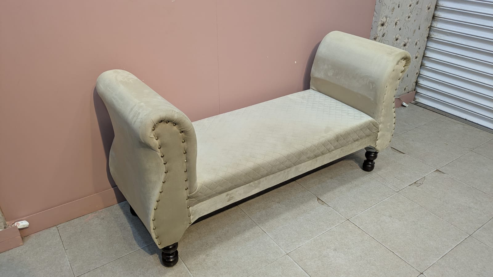 2 Seater Settee