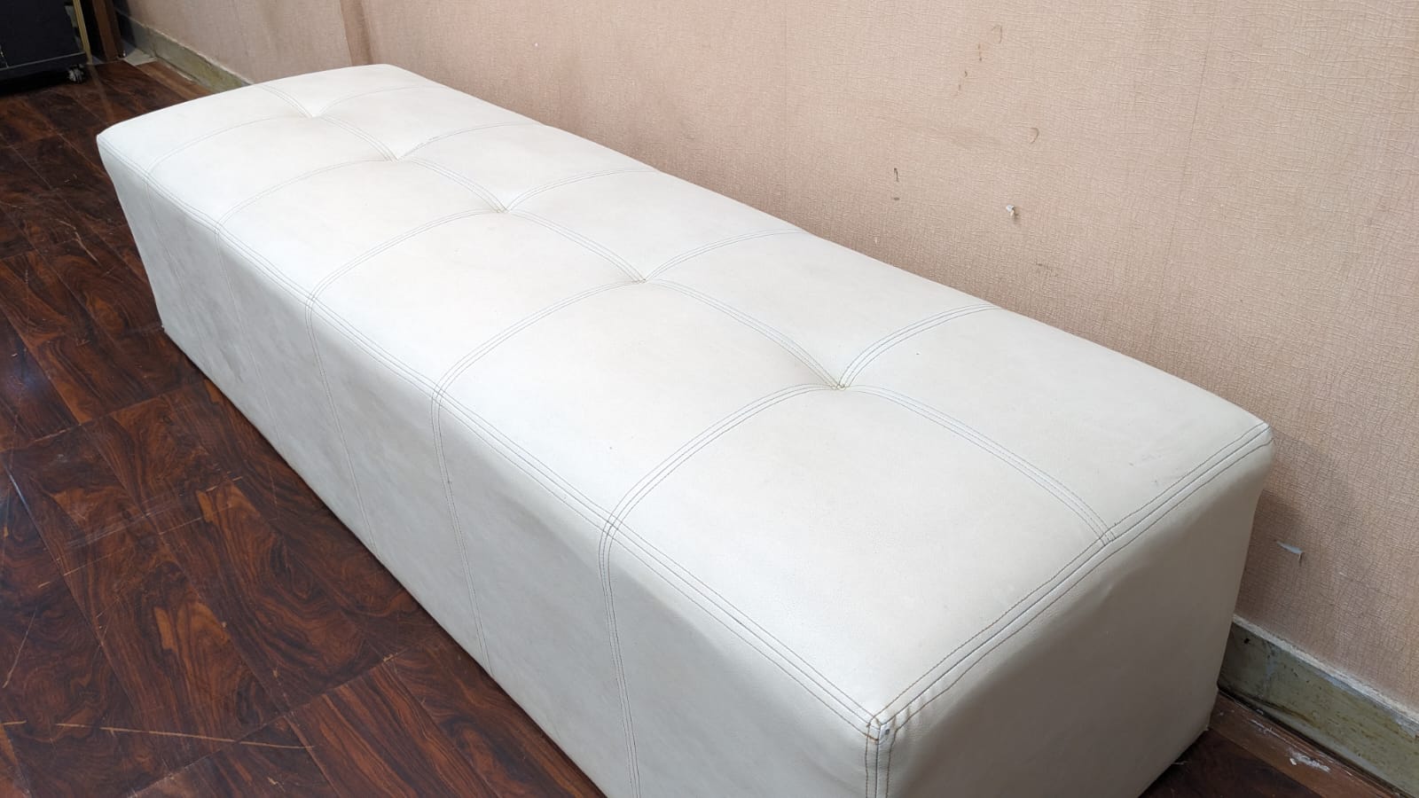 2.5 Seater Seattee