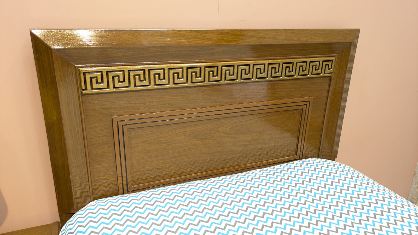 Single Bed With 1 Side Table