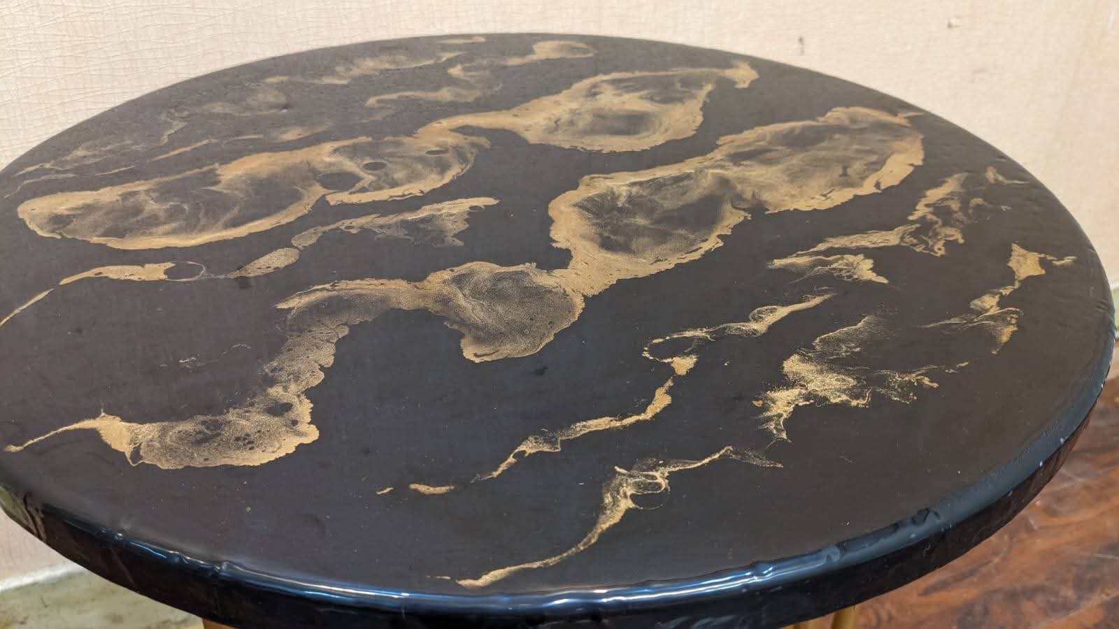 DivineCrafts Brand New Corner Table
