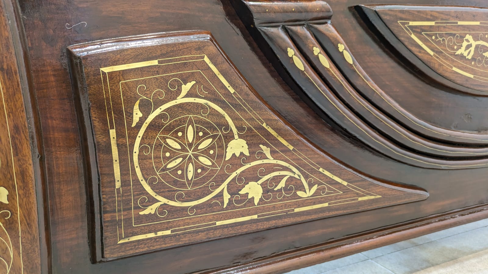 Solid Sheesham Wood Queen Size
