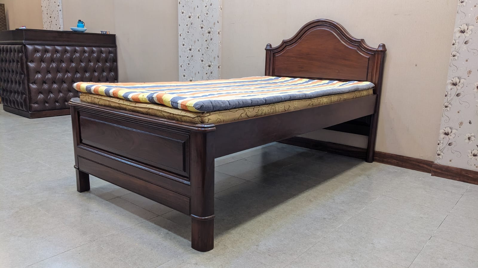 Antique 100% Solid Sheesham Wood Single Bed