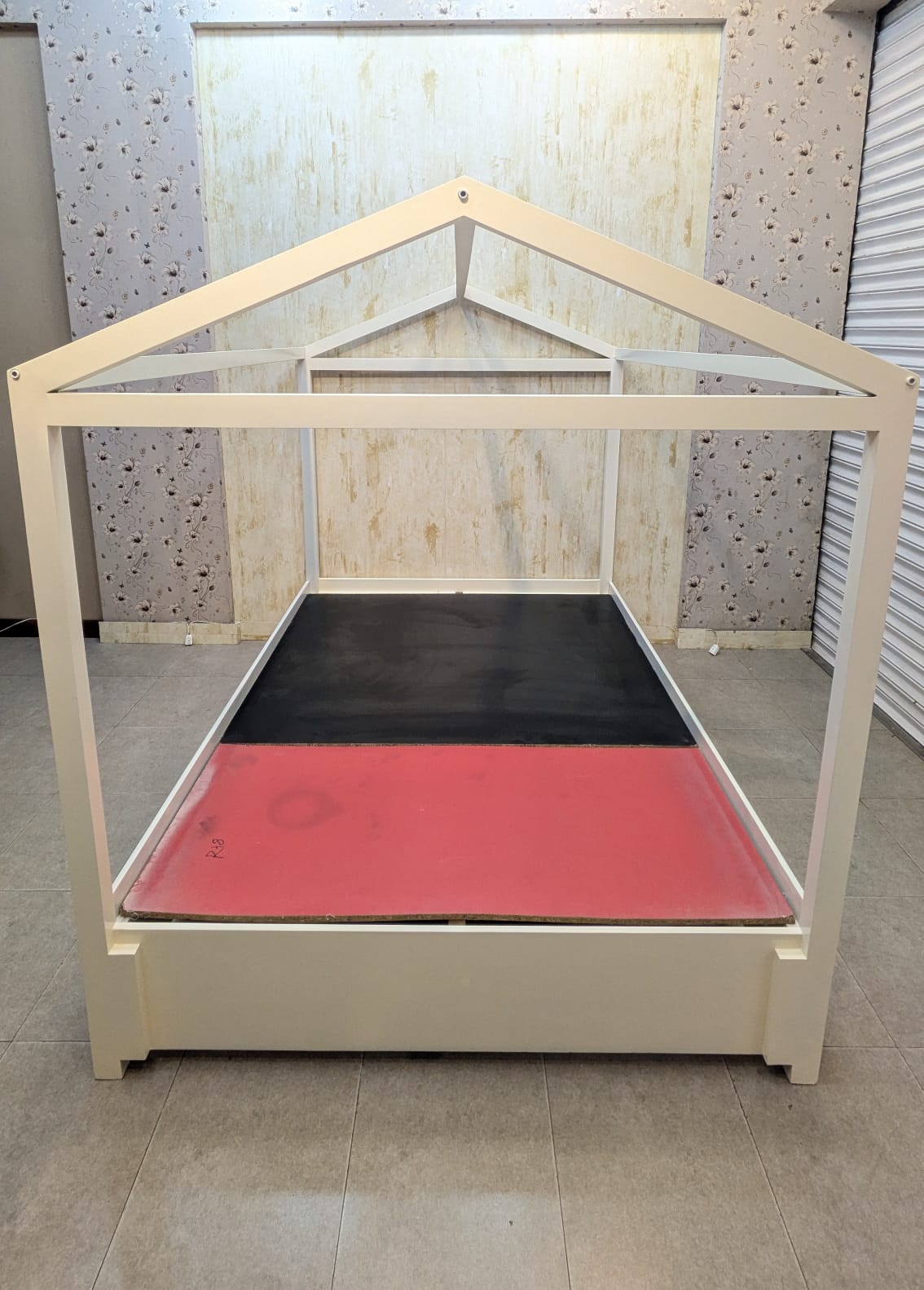Queen Size Bed With Master Molty Foam Mattress
