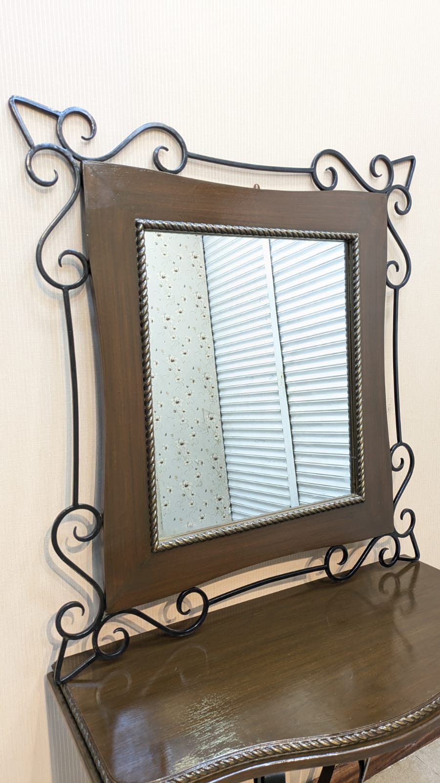 French Style Wall Mounted Console with Mirror