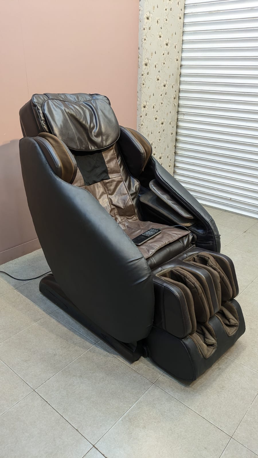 J.C. BUCKMAN MASSAGE CHAIR — RELAX IN LUXURY!