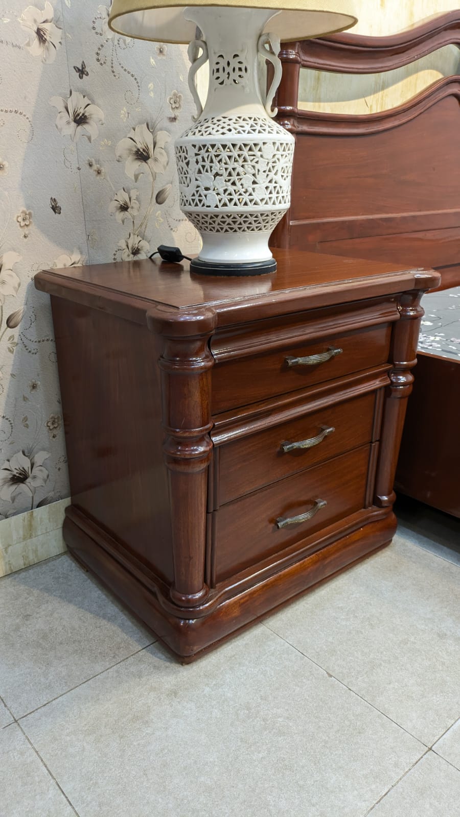 Elegant Sheesham Wood and ply King Size Bed Set