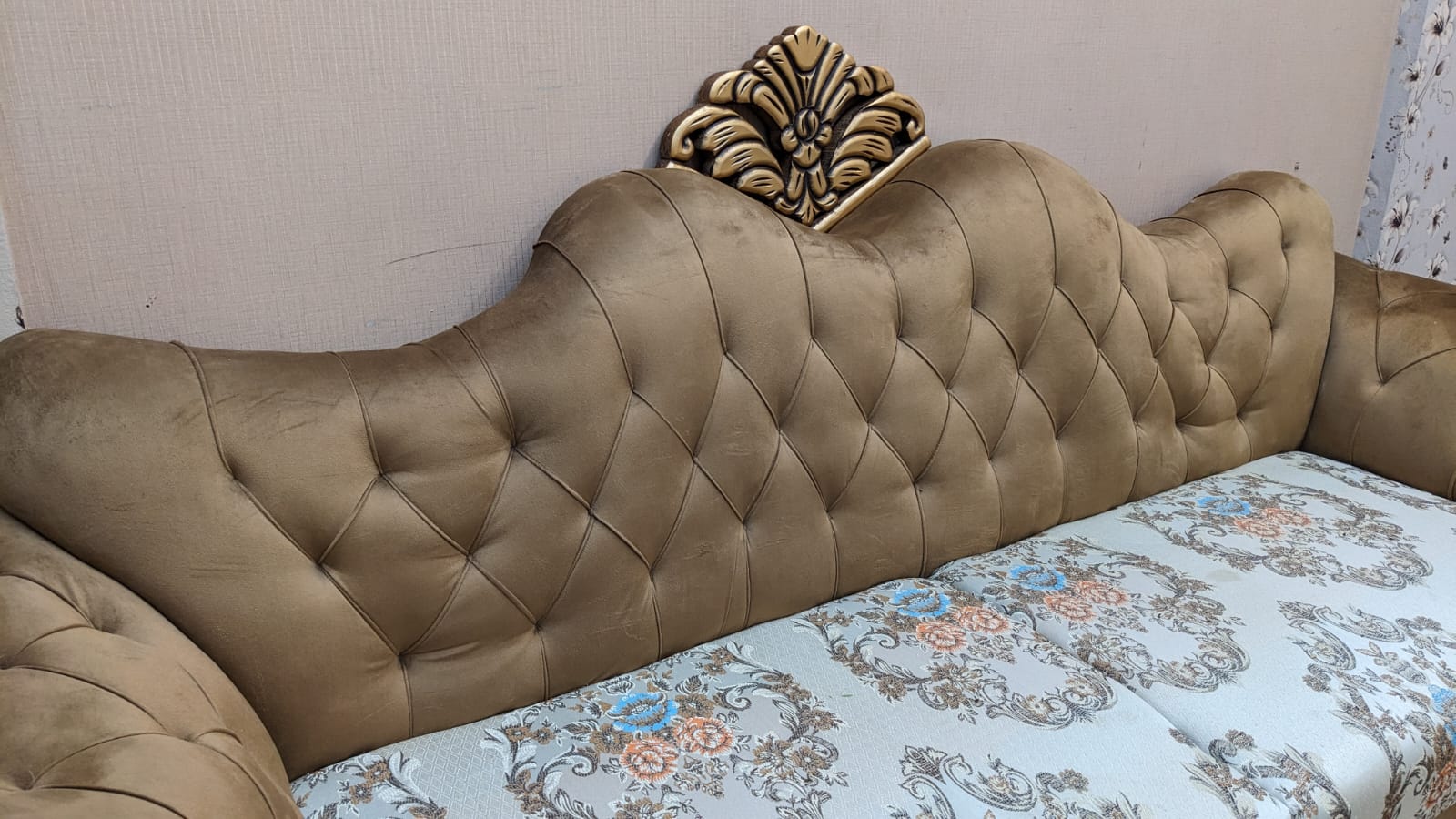 Luxurious 7 Seater Sofa Set