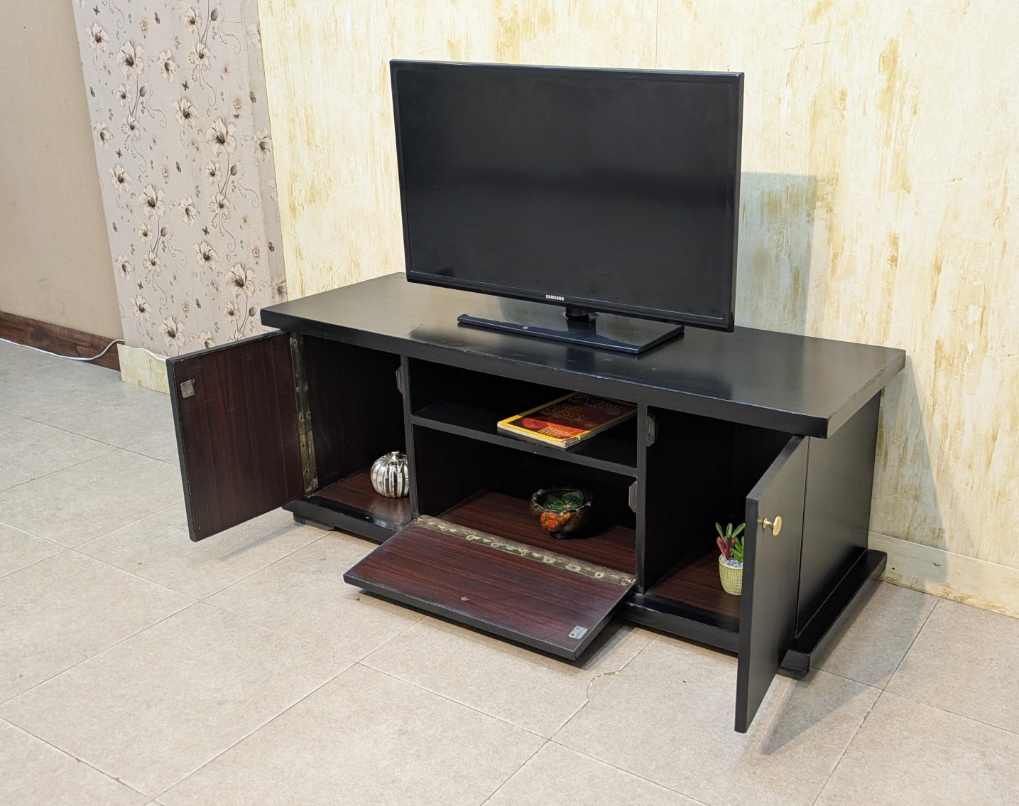 Led Tv Unit