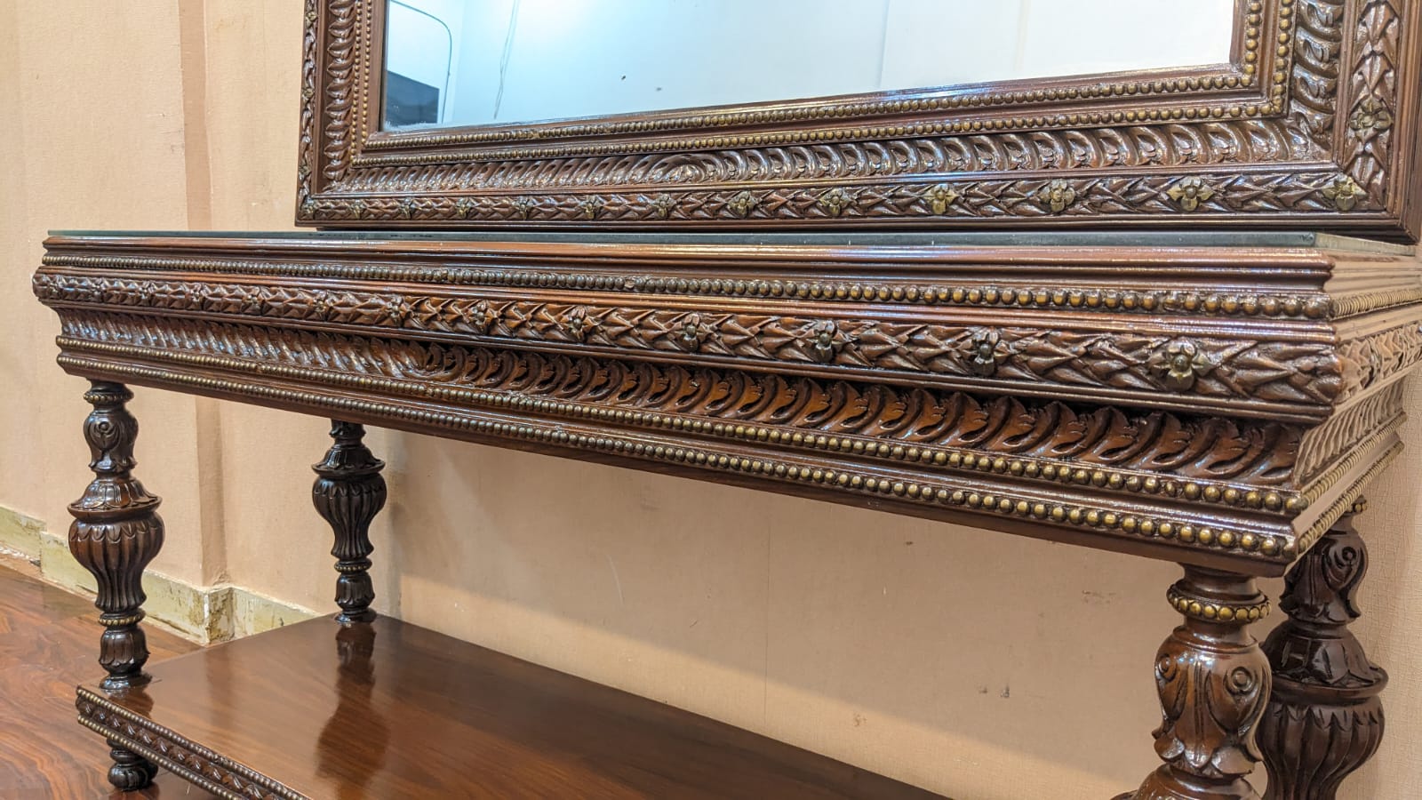 Sam Abbas Designer: Console with Mirror
