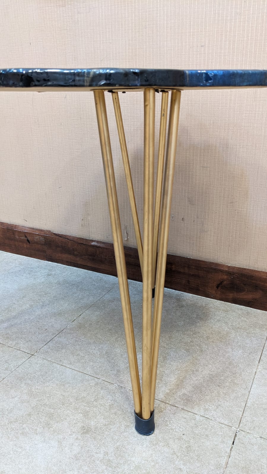 Divinecrafts Brand New Corner Table