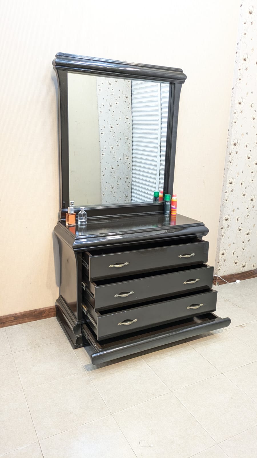 King Size Bed With 2 Side Tables and Dressing Table