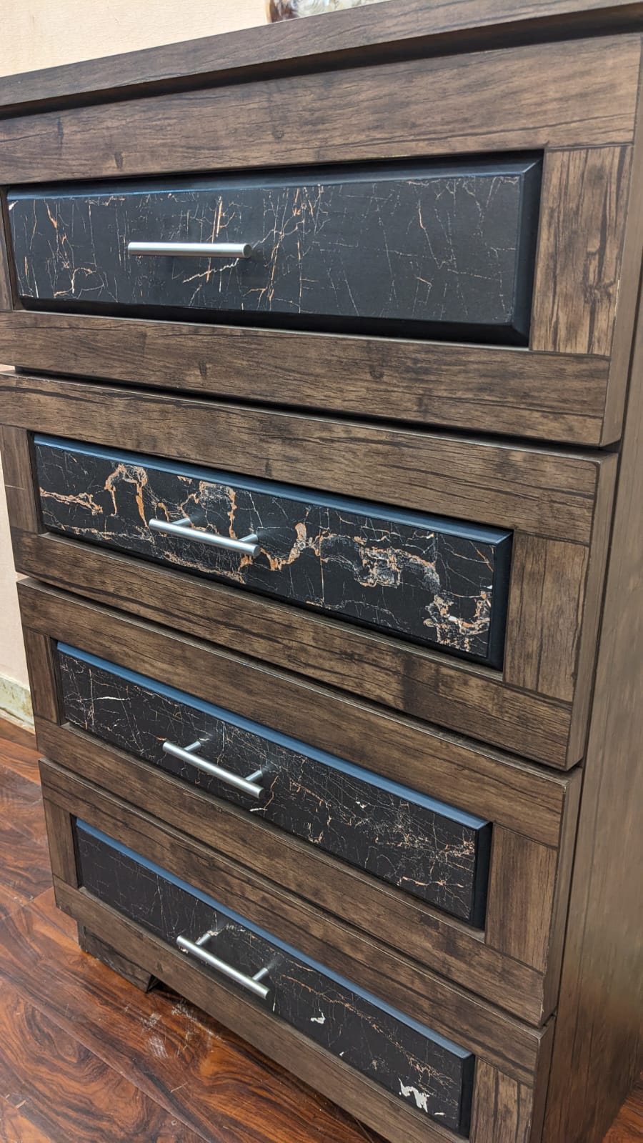 DivineCrafts New Chest of Drawers