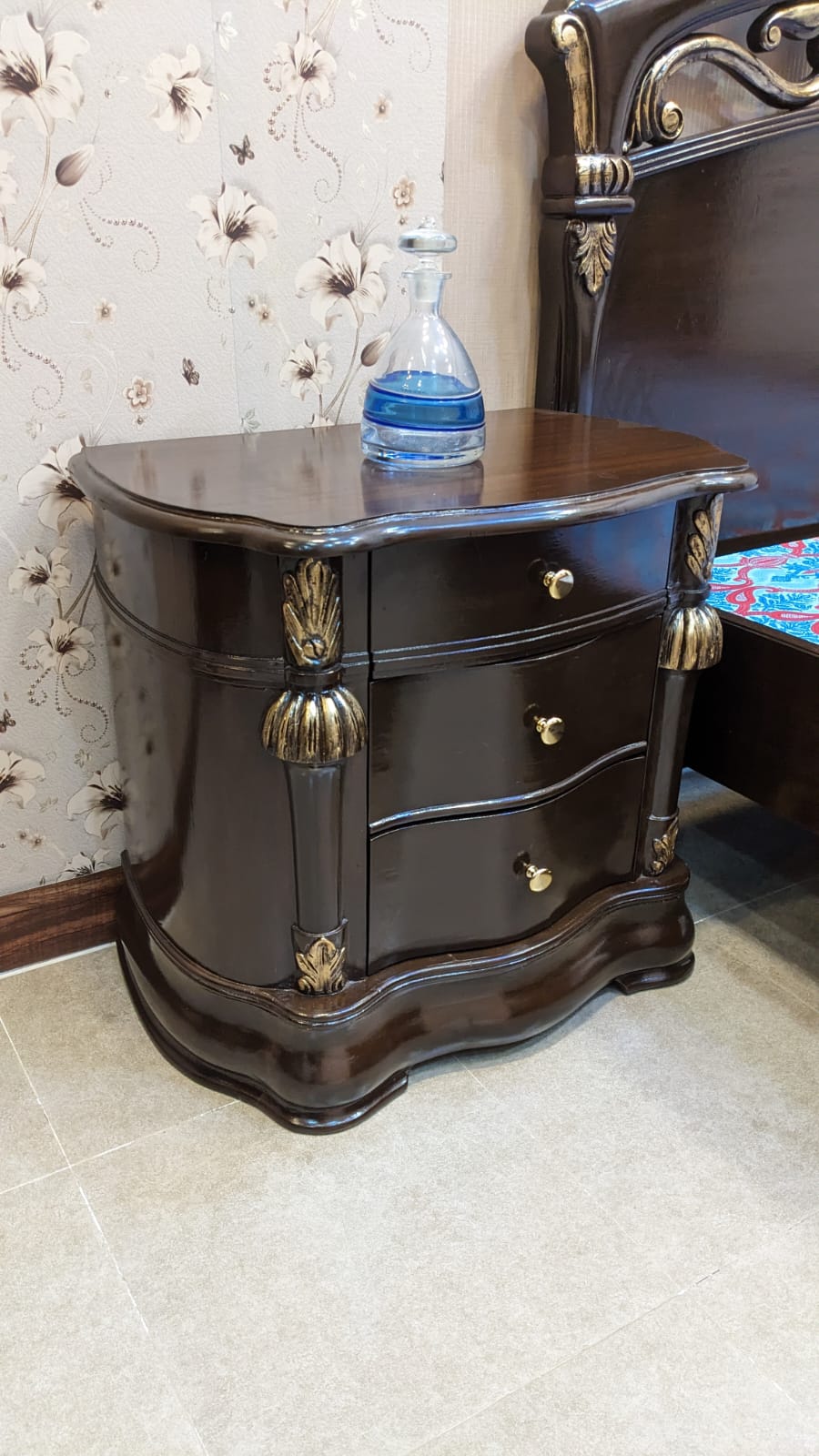 King Size Bed with 2 Side Tables