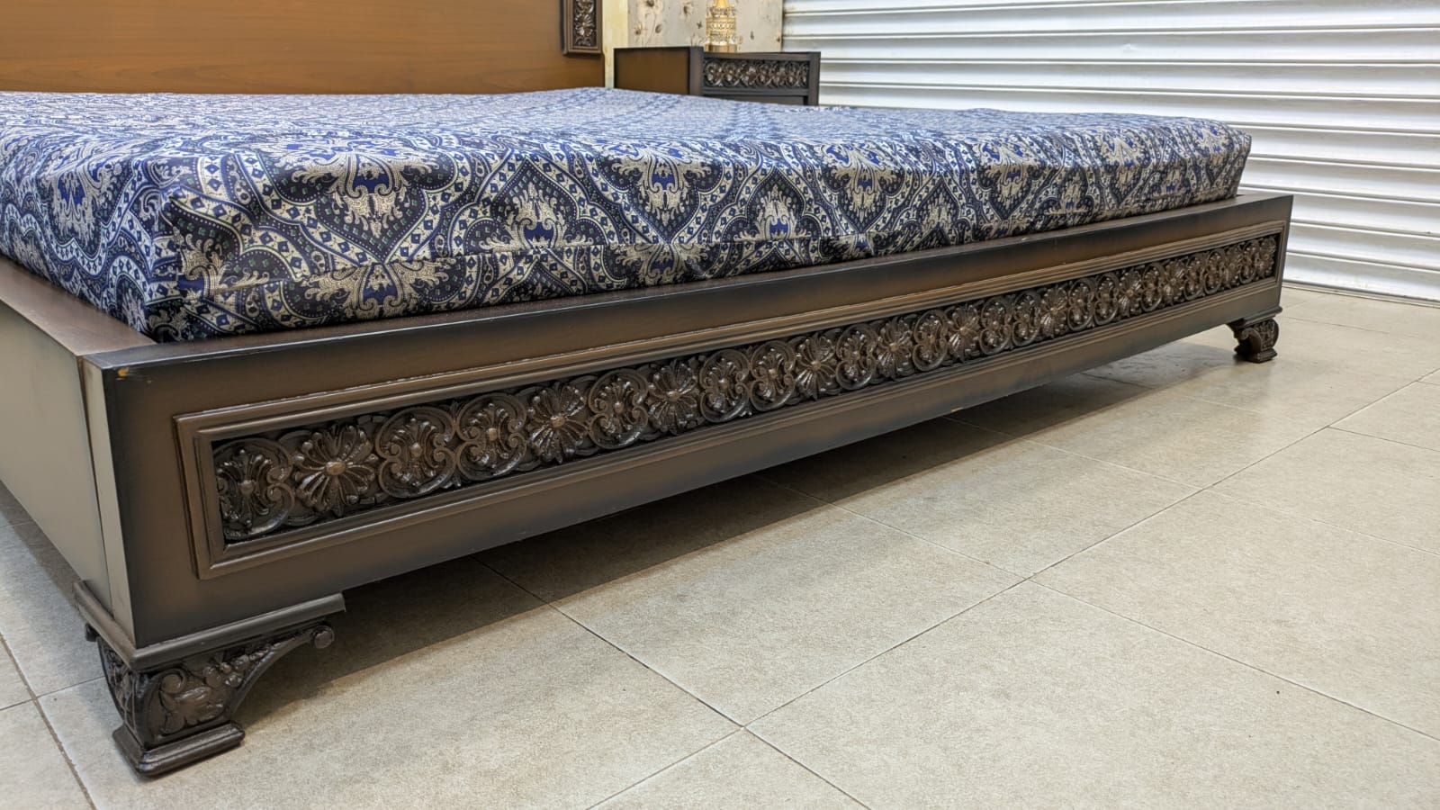 King Size Bed With 2 Side Tables and Dressing Table