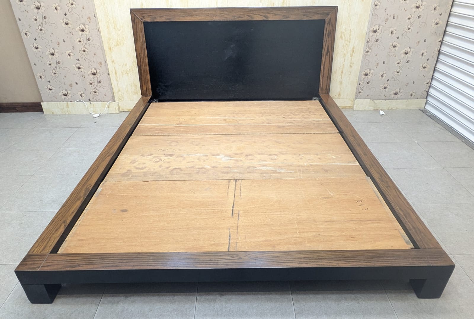 Habitt Queen Size Bed