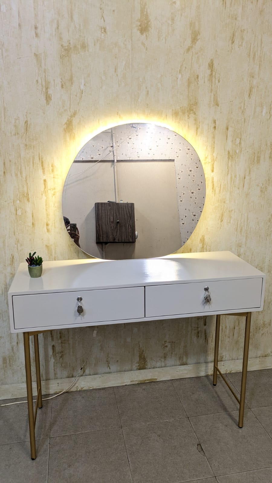 ✨ Elegant Console with Wall-Mounted Mirror ✨