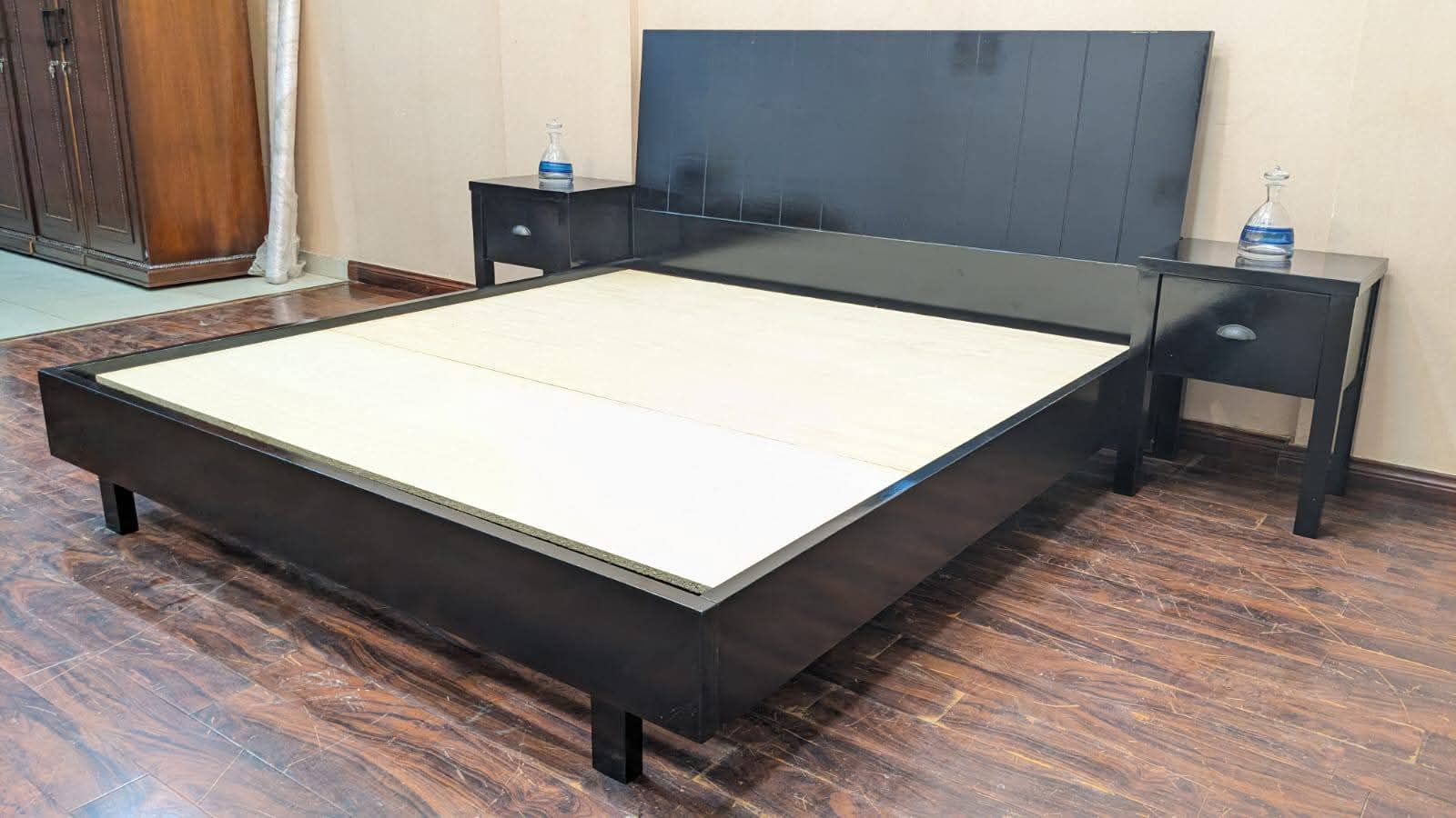 🔥Habitt Nimoy🔥 King Size Bed with 2 Side Tables