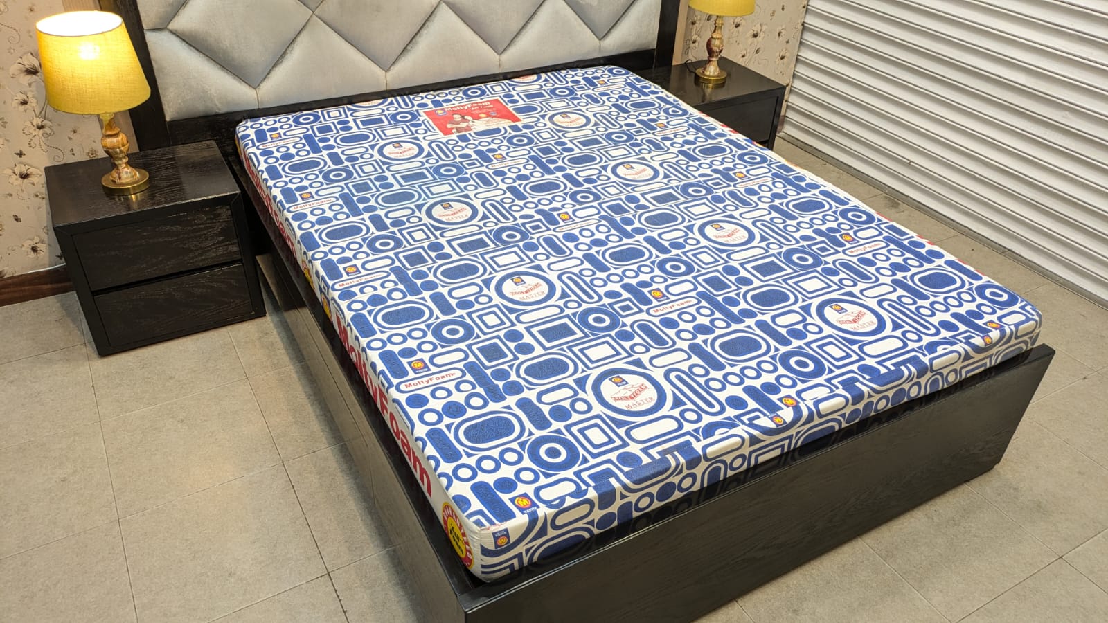 Queen Size Bed Set with Mattress
