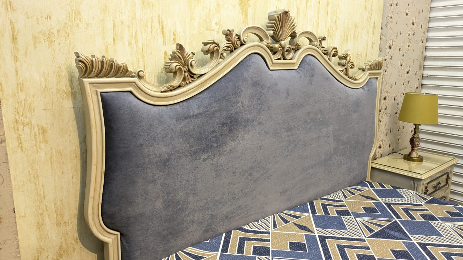 Elegant Design King Size Bed Set