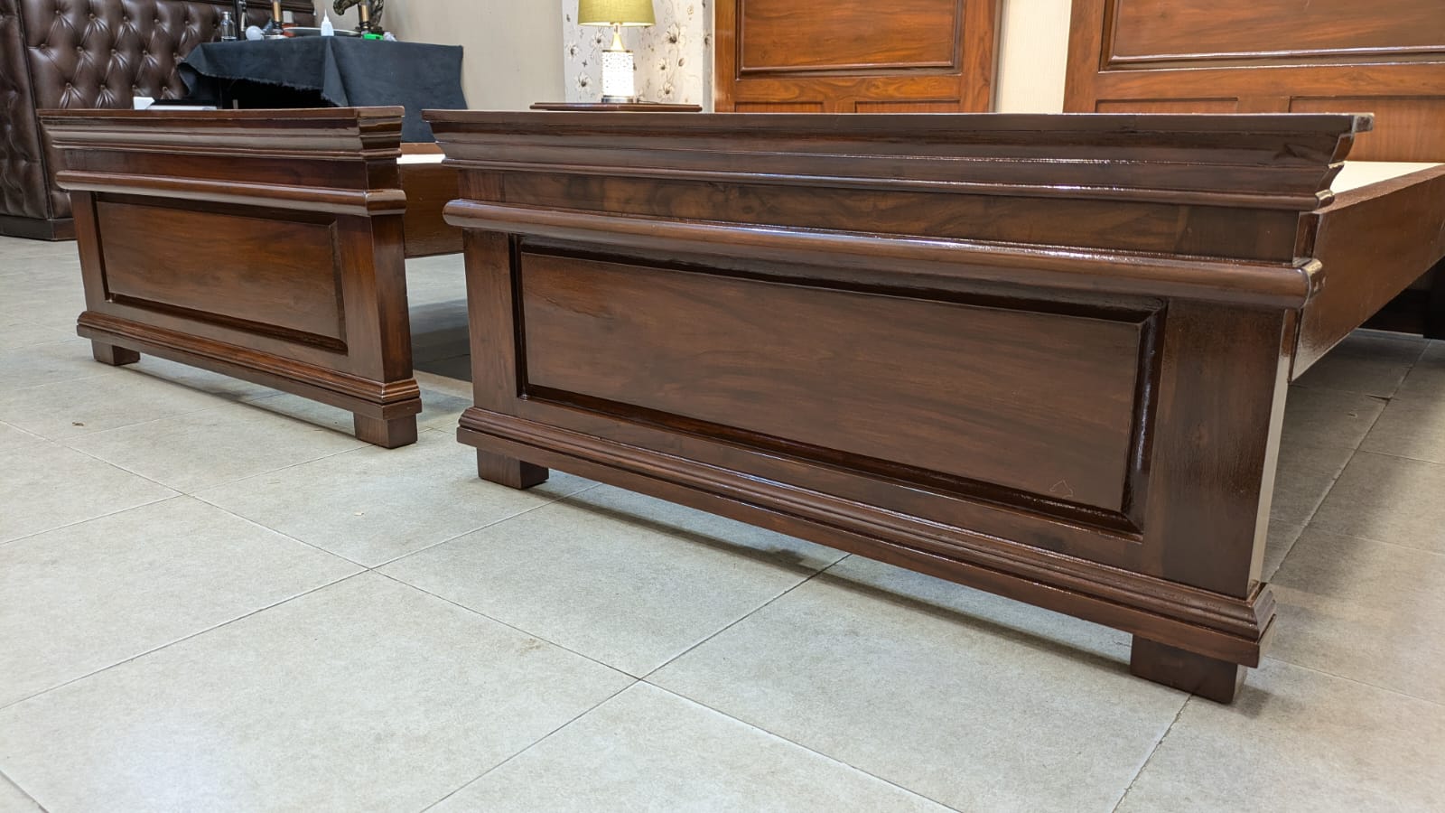 Pair Of Single Beds with 2 Side Tables