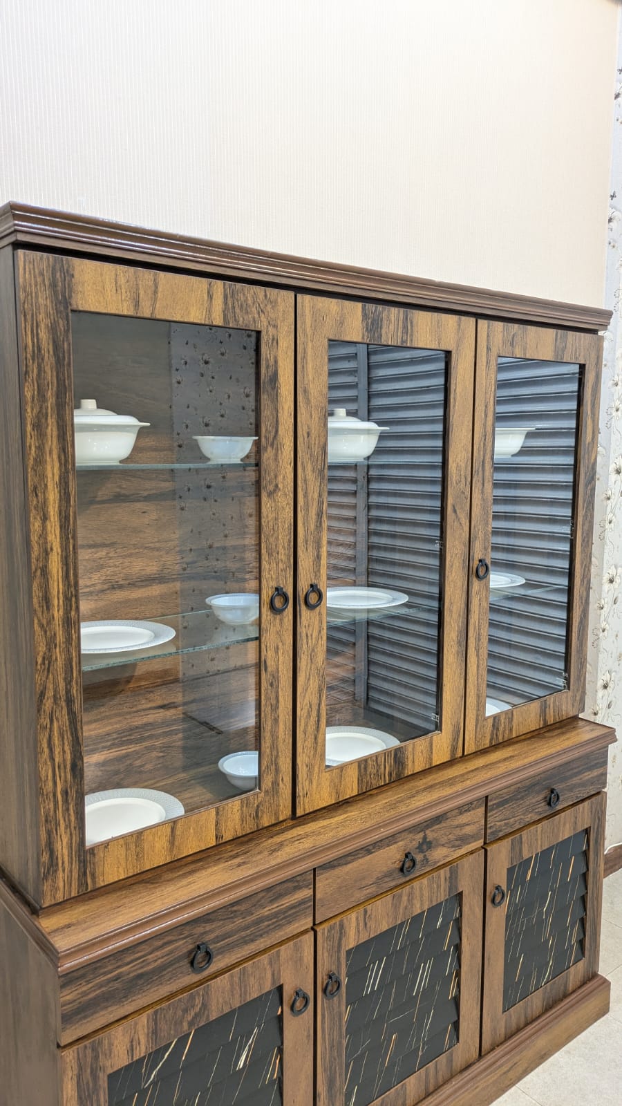 Brand New Crockery Divider