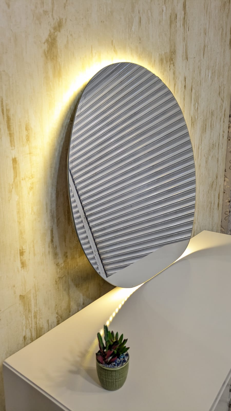 ✨ Elegant Console with Wall-Mounted Mirror ✨