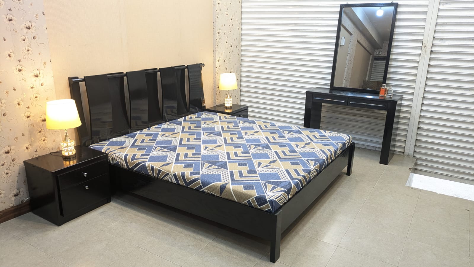 Habitt King Size Bed Set