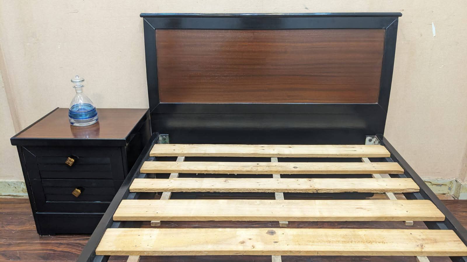 Single Bed With 1 Side Table