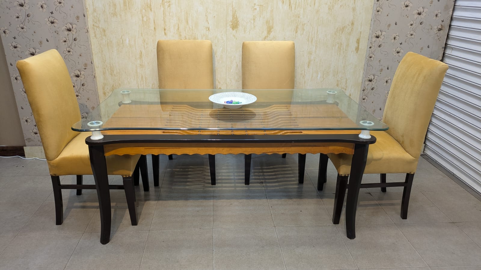 6 Seater Dinning Table