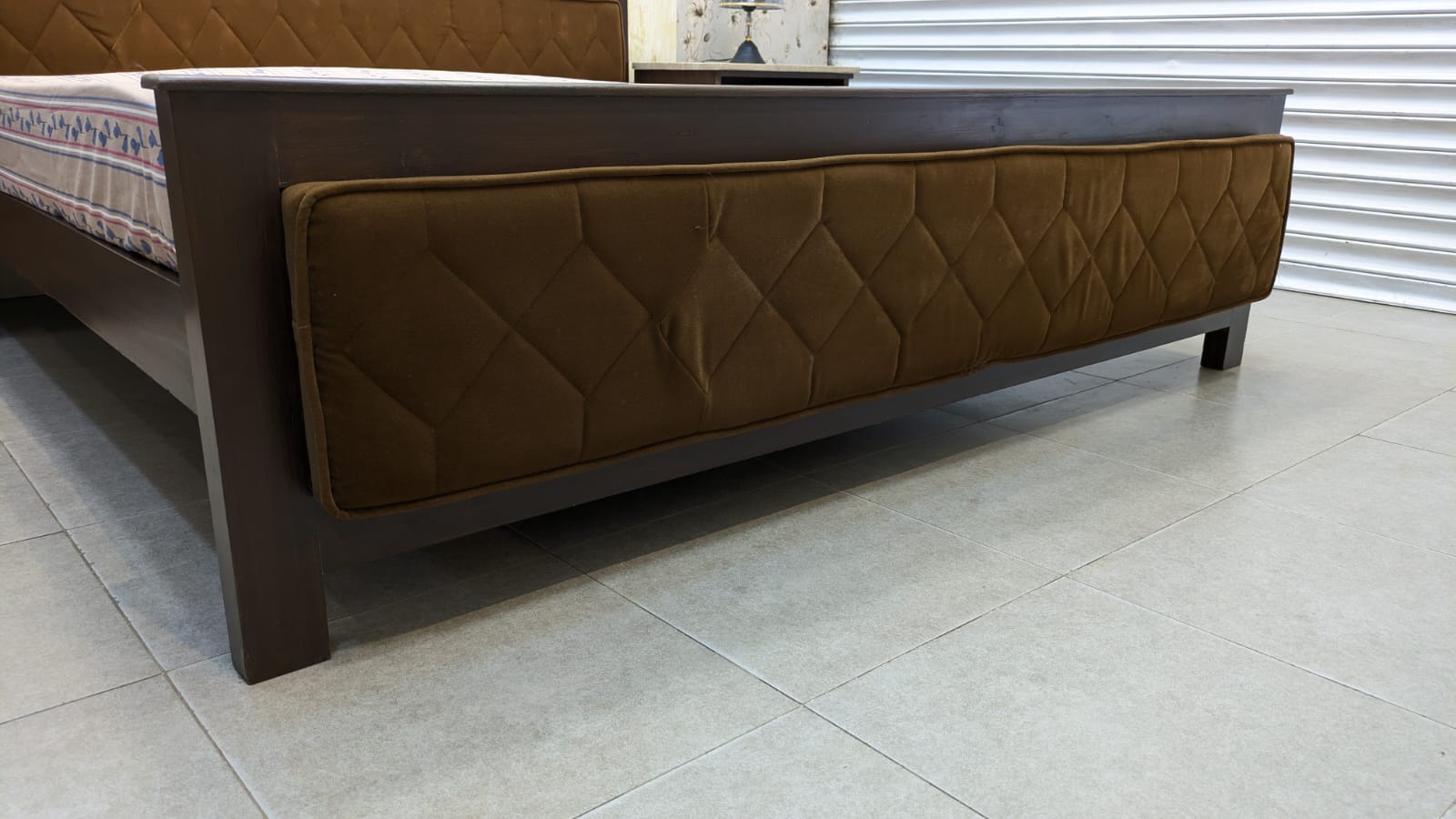 King size bed with 2 side table