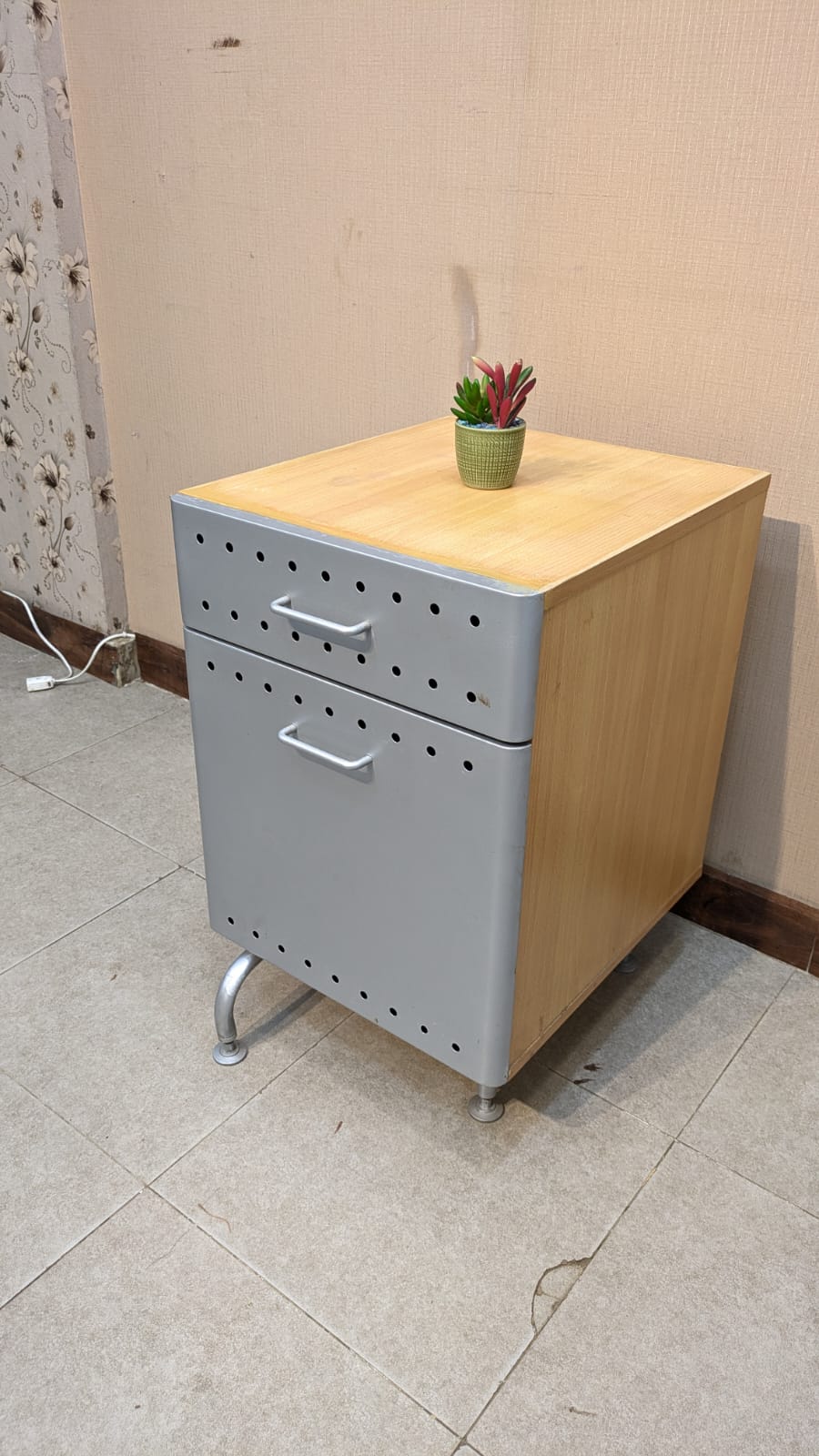 Modern 2-Drawer File Cabinet