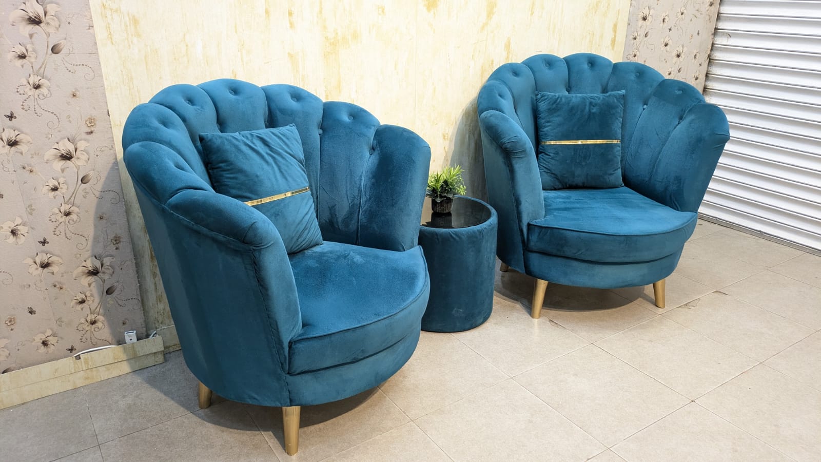 BEAUTIFUL PAIR OF ACCENT CHAIRS WITH MATCHING TABLE