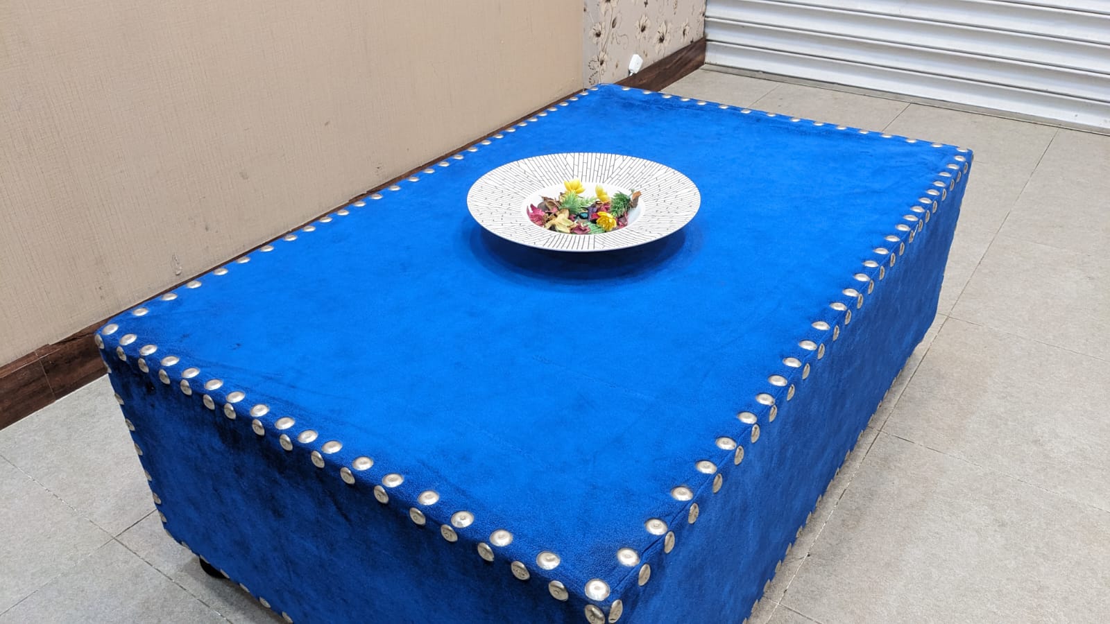 3 Seater Sofa with Center Table